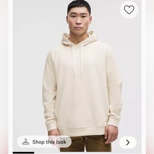 Smooth Spacer Classic-Fit
Pullover Hoodie